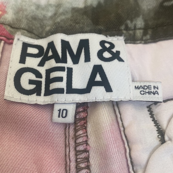 Pam & Gela cargo short size 10 - Picture 2 of 6